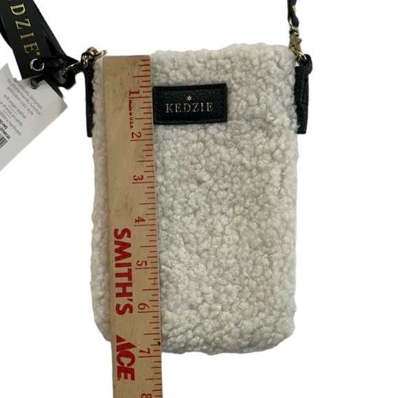 Kedzie Fireside Collection Smartphone Crossbody Purse Bag Pouch Sherpa - Picture 11 of 12